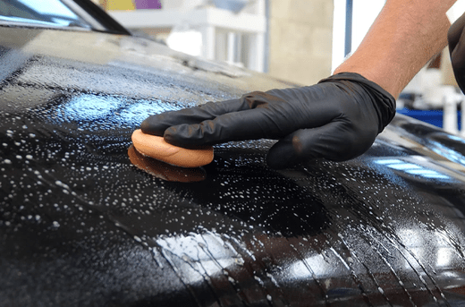 Een Beginner's Gids voor Het Kleien van Je Auto met Detailing Klei van VCTdetailing - VCTparts.nl
