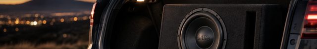Subwoofers banner - subwoofer geïnstalleerd in de kofferbak van een auto | VCTparts