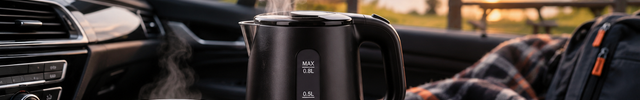 Water/Koffie Koken banner - compacte 12V-waterkoker dampend op de middenconsole | VCTparts