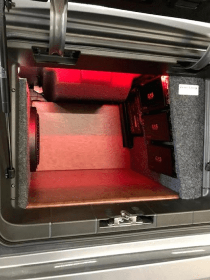 DLS PS10 10 inch Pasklare Subwooferkist voor Volvo FH en FM – 400W RMS 4 Ohm Truck Audio Upgrade - VCTparts.nl