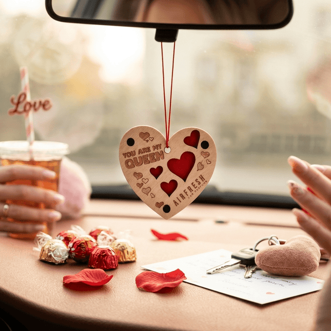 Einparts AIRFRESH You&Me For Her Auto Parfum Love Hart Cadeau – You Are My Queen Houten Geurhanger Car Fragrance Hangende Luchtverfrisser tot 30 Dagen Einparts 2