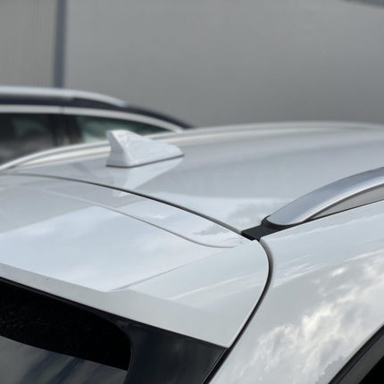 Universele Haaienvin Autoradio Antenne Wit – Stijlvolle AM/FM Antenne voor Auto's met Eenvoudige Installatie - VCTparts.nl