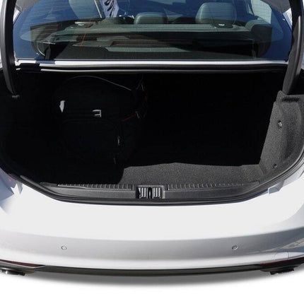 Kjust Kjust Reistassenset voor Alfa Romeo Giulia Sedan vanaf 2016 - Set van 4 Tassen met 2 Roltassen en 2 Vliegtuigtassen Harvest Automotive 4