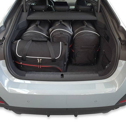 Kjust Kjust Reistassenset voor BMW 4 serie Gran coupe vanaf 2021 - Set van 5 Tassen met 2 Roltassen 1 Sporttas en 2 Vliegtuigtassen Harvest Automotive 2