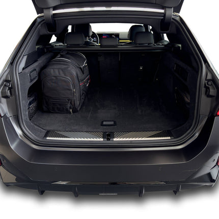 Kjust Kjust Reistassenset voor BMW i5 Touring vanaf 2023 - Set van 5 Tassen met 3 Roltassen en 2 Vliegtuigtassen Harvest Automotive 5