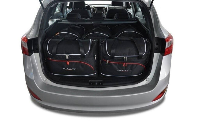 Kjust Kjust Reistassenset voor Hyundai i30 Tourer 2012-2017 - Set van 5 Tassen met 3 Roltassen en 2 Vliegtuigtassen Harvest Automotive 1
