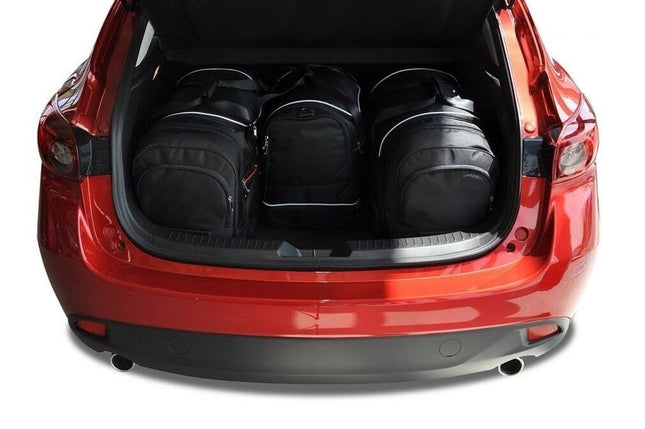 Kjust Kjust Reistassenset voor Mazda 3 Fastback vanaf 2014 - Set van 4 Tassen met 2 Roltassen 1 Sporttas en 1 Vliegtuigtas Harvest Automotive 2