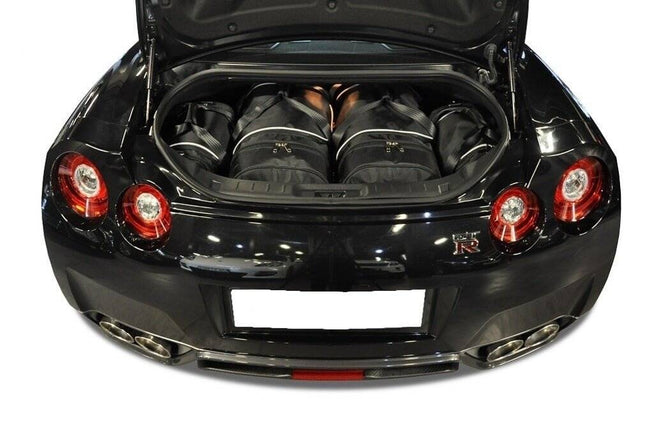 Kjust Kjust Reistassenset voor Nissan GT-R vanaf 2008 - Set van 4 Tassen met 2 Roltassen en 2 Vliegtuigtassen Harvest Automotive 1