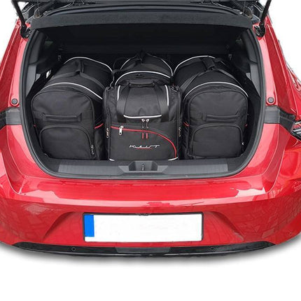 Kjust Kjust Reistassenset voor Opel Astra 5-deurs vanaf 2022 - Set van 4 Tassen met 2 Roltassen 1 Sporttas en 1 Vliegtuigtas Harvest Automotive 1