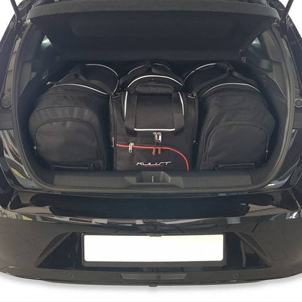 Kjust Kjust Reistassenset voor Opel Astra 5-deurs vanaf 2022 - Set van 4 Tassen met 2 Roltassen 1 Sporttas en 1 Vliegtuigtas Harvest Automotive 1