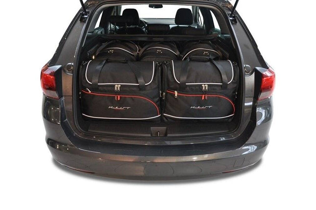 Kjust Kjust Reistassenset voor Opel Astra Sports Tourer 2015-2022 - Set van 5 Tassen met 3 Roltassen en 2 Vliegtuigtassen Harvest Automotive 1