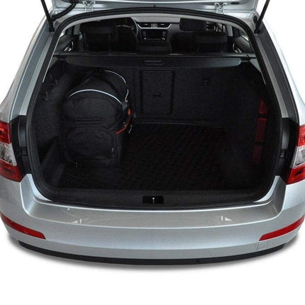 Kjust Kjust Reistassenset voor Skoda Octavia stationwagen 2013-2020 - Set van 5 Tassen met 3 Roltassen en 2 Sporttassen Harvest Automotive 5