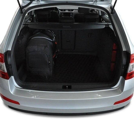 Kjust Kjust Reistassenset voor Skoda Octavia stationwagen 2013-2020 - Set van 5 Tassen met 3 Roltassen en 2 Vliegtuigtassen Harvest Automotive 5