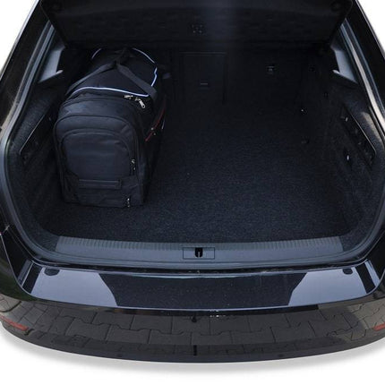 Kjust Kjust Reistassenset voor Skoda Superb 5-deurs hatchback 2019-2024 - Set van 5 Tassen met 3 Roltassen en 2 Vliegtuigtassen Harvest Automotive 5