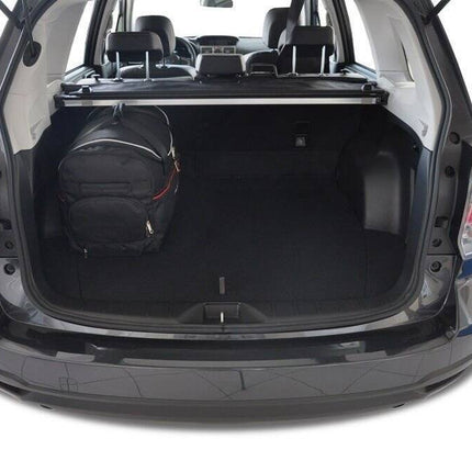 Kjust Kjust Reistassenset voor Subaru Forester 2013-2019 - Set van 5 Tassen met 3 Roltassen en 2 Vliegtuigtassen Harvest Automotive 5