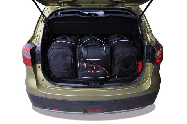Kjust Kjust Reistassenset voor Suzuki SX4 S-Cross 2013-2021 - Set van 4 Tassen met 2 Roltassen 1 Sporttas en 1 Vliegtuigtas Harvest Automotive 1