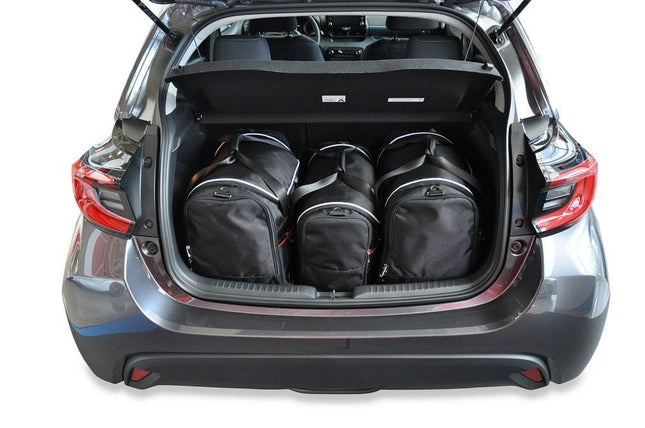 Kjust Kjust Reistassenset voor Toyota Yaris 5-deurs vanaf 2020 - Set van 3 Tassen met 2 Sporttassen en 1 Vliegtuigtas Harvest Automotive 1