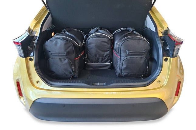 Kjust Kjust Reistassenset voor Toyota Yaris Cross vanaf 2021 - Set van 4 Tassen met 2 Roltassen 1 Sporttas en 1 Vliegtuigtas Harvest Automotive 2