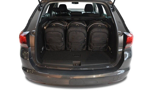 Kjust Reistassenset voor Opel Astra Sports Tourer 2015-2022 - Set van 5 Tassen met 3 Roltassen en 2 Vliegtuigtassen