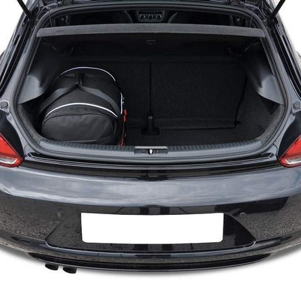 Kjust Reistassenset voor Volkswagen Scirocco 2008-2017 - Set van 4 Tassen met 2 Roltassen 1 Sporttas en 1 Vliegtuigtas