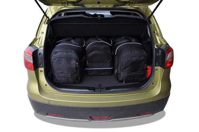 Kjust Reistassenset voor Suzuki SX4 S-Cross 2013-2021 - Set van 4 Tassen met 2 Roltassen 1 Sporttas en 1 Vliegtuigtas
