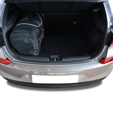 Kjust Reistassenset voor Hyundai i30 Fastback vanaf 2018 - Set van 4 Tassen met 2 Roltassen 1 Sporttas en 1 Vliegtuigtas