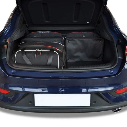 Kjust Reistassenset voor Hyundai i30 Fastback vanaf 2018 - Set van 4 Tassen met 2 Sporttassen en 2 Vliegtuigtassen