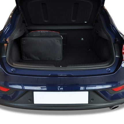 Kjust Reistassenset voor Hyundai i30 Fastback vanaf 2018 - Set van 4 Tassen met 2 Sporttassen en 2 Vliegtuigtassen