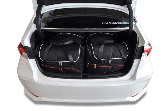 Kjust Reistassenset voor Toyota Corolla Sedan vanaf 2019 - Set van 4 Tassen met 2 Roltassen en 2 Vliegtuigtassen