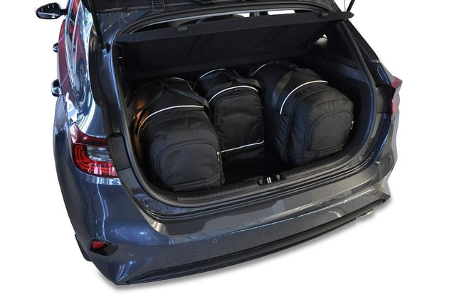 Kjust Reistassenset voor Kia Ceed 5-deurs vanaf 2018 - Set van 4 Tassen met 2 Roltassen 1 Sporttas en 1 Vliegtuigtas