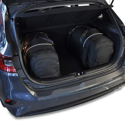 Kjust Reistassenset voor Kia Ceed 5-deurs vanaf 2018 - Set van 4 Tassen met 2 Roltassen 1 Sporttas en 1 Vliegtuigtas