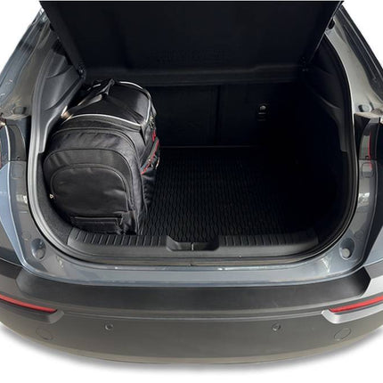 Kjust Reistassenset voor Mazda MX-30 vanaf 2022 - Set van 4 Tassen met 2 Roltassen 1 Sporttas en 1 Vliegtuigtas